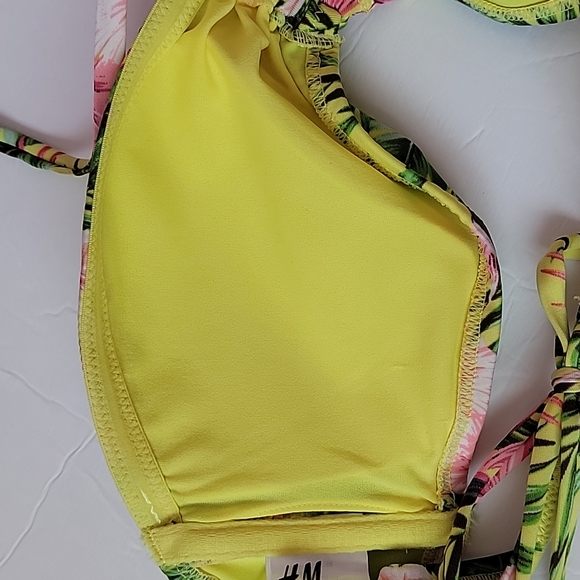 H&M Padded Bikini Top/ 12. - Picture 7 of 11